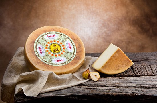 inalpi-bra-duro-dop-200g-formaggio-da-tavola-e-grattugia image 2